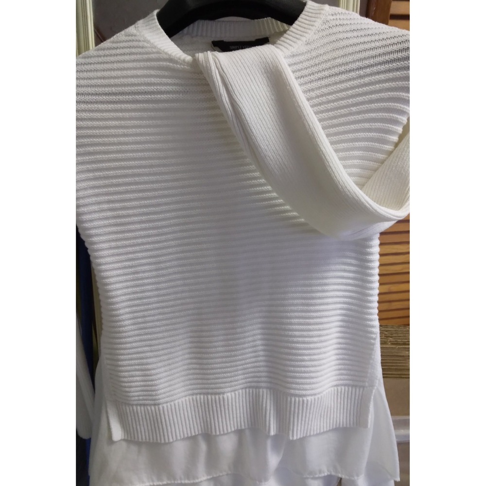 simply vera wang sweater top white crew neck tiered bottom fabric edging xs